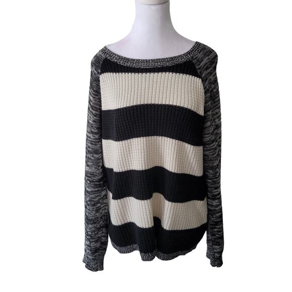 American Living Size XL Mixed Print Crewneck Sweater Striped Black White Cozy - Picture 1 of 6